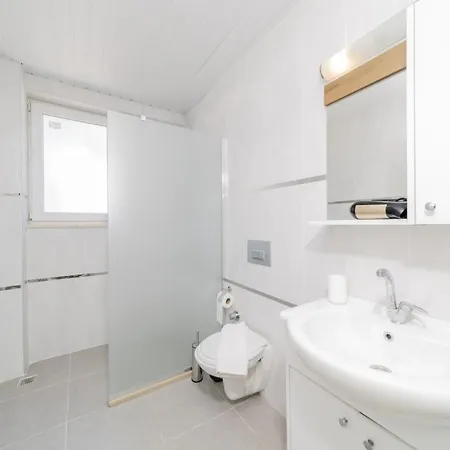 Lejlighed Roomy Flat W Balcony 7 Min To Kemer