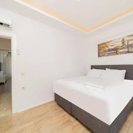 Roomy Flat W Balcony 7 Min To